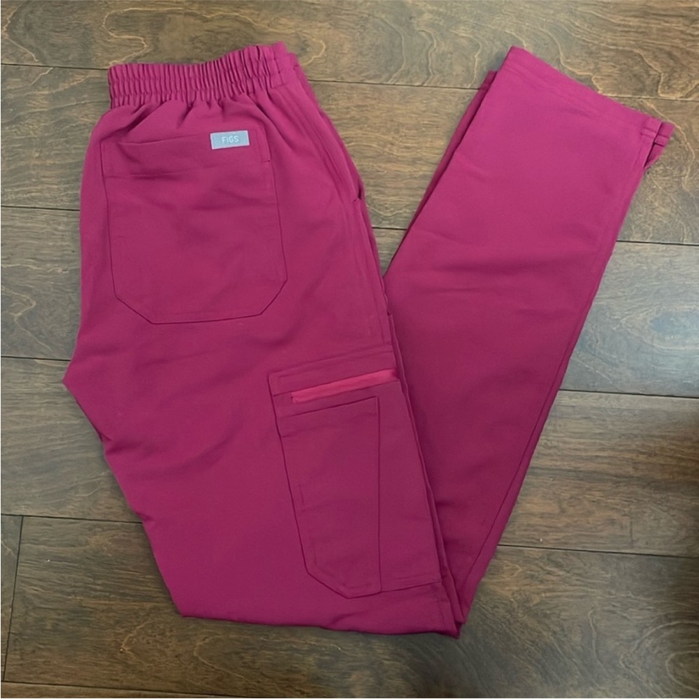 Bottom figs scrubs